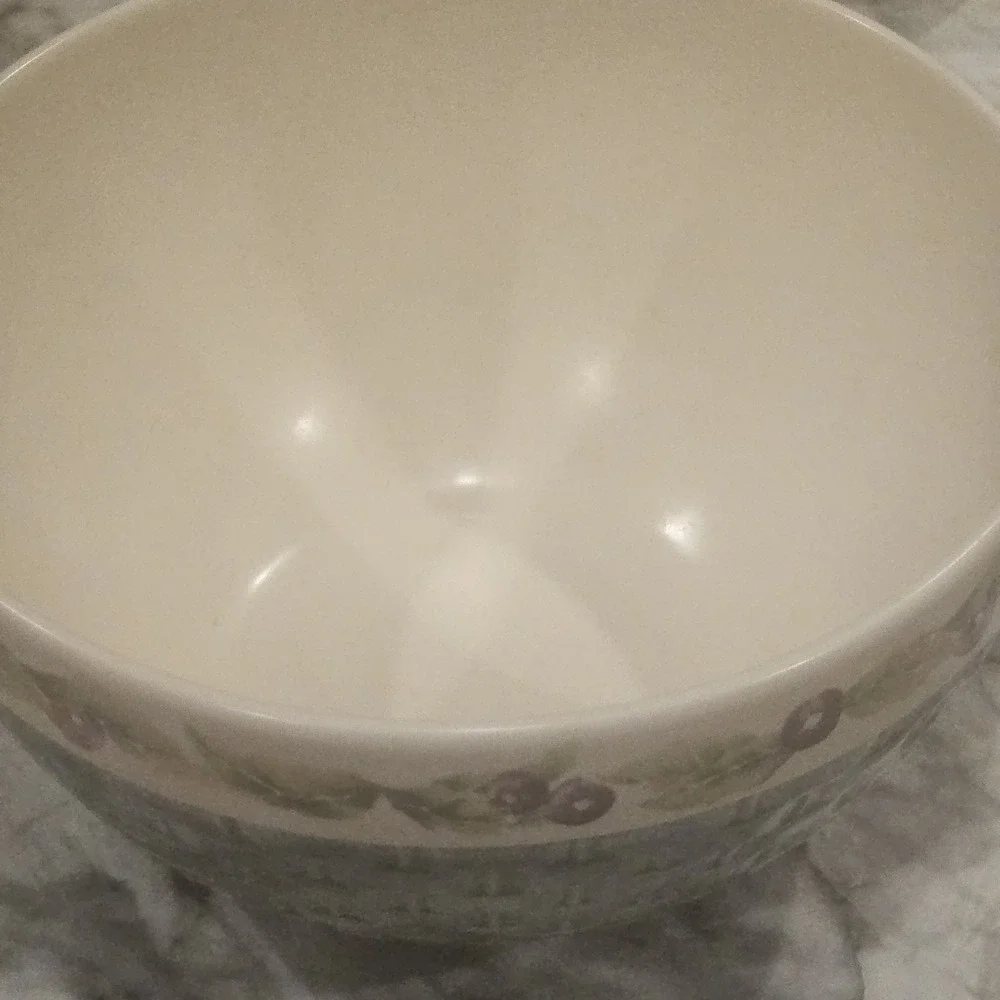 Pfaltzgraff‎ Grapevine Stoneware Mixing Bowl – Large, Basketweave Exterior